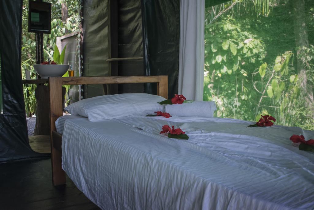 La Leona Eco Lodge Carate Exterior photo