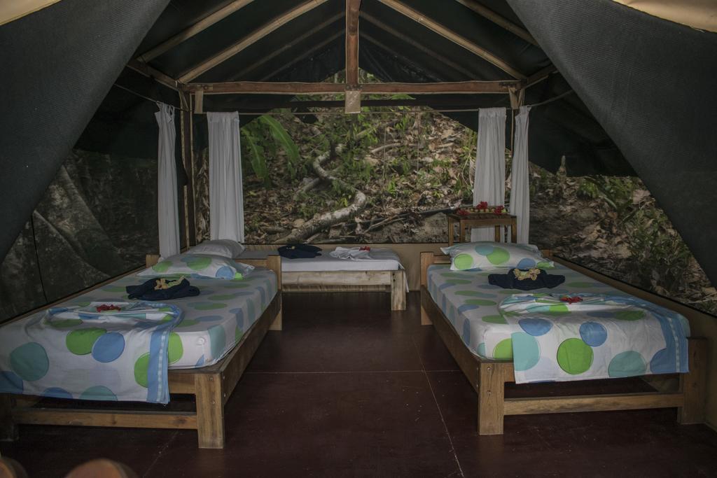 La Leona Eco Lodge Carate Exterior photo